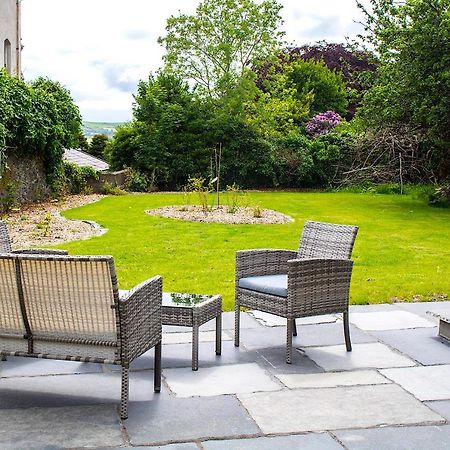 Bed and Breakfast Dingle Garden Townhouse Exterior foto The garden of the house