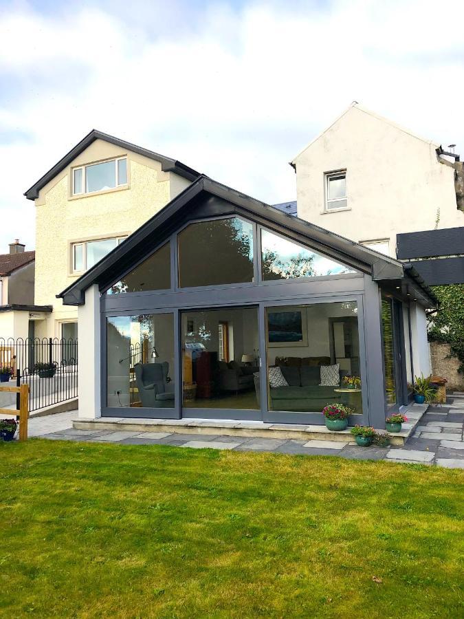 Bed and Breakfast Dingle Garden Townhouse Exterior foto A modern conservatory