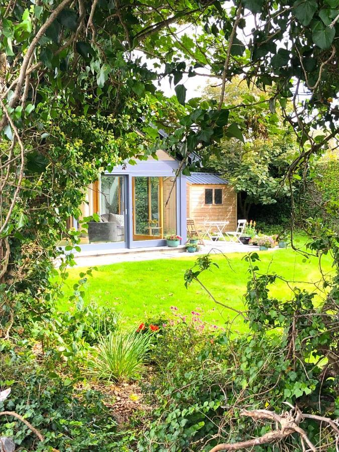 Bed and Breakfast Dingle Garden Townhouse Exterior foto Garden room